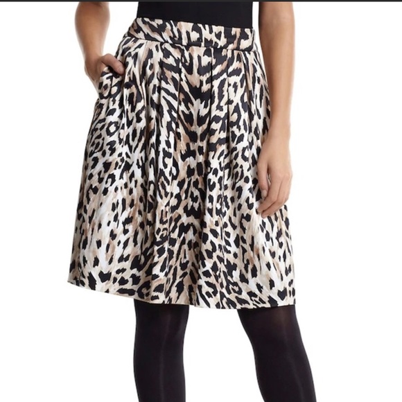WHBM Sateen Leopard Print Pleated Skirt Sz 4 - Picture 2 of 10